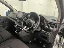 Renault Trafic 2.0 dCi Blue SL28 Sport+ Panel Van 5dr Diesel Manual L1 H1 Euro 6 (s/s) (150 ps) - U2049