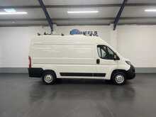 Peugeot Boxer 2.2 BlueHDi 335 Professional Panel Van 5dr Diesel Manual L2 H2 Euro 6 (s/s) (140 ps) - U2056