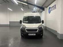 Peugeot Boxer 2.2 BlueHDi 335 Professional Panel Van 5dr Diesel Manual L2 H2 Euro 6 (s/s) (140 ps) - U2056