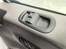 Ford Transit 350 EcoBlue Leader 2.0 2dr Luton Manual Diesel - U2058