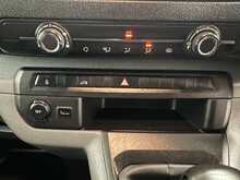 Vauxhall Vivaro 1.5 Turbo D 2900 Dynamic Panel Van 6dr Diesel Manual L2 H1 Euro 6 (s/s) (100 ps) - U2075