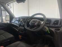 Iveco Daily 2.3D HPI 14V 35C 3750 2dr Diesel HiMatic L3 Euro 6 (s/s) (DRW) (136 ps) 2.3 2dr - U2116