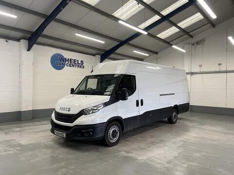 Iveco Daily 2.3D HPI 14V 35S 3520L Panel Van 5dr Diesel HiMatic MWB H2 Euro 6 (s/s) (136 ps)