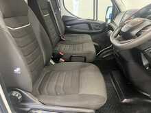 Iveco Daily 2.3D HPI 14V 35S 4100 Panel Van 5dr Diesel Manual LWB H2 Euro 6 (s/s) (136 ps) - U2117
