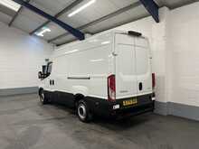Iveco Daily 2.3D HPI 14V 35S 3000 Panel Van 5dr Diesel Manual SWB H1 Euro 6 (s/s) (136 ps) 2.3 5dr Temperature - U2120