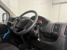 Peugeot Boxer BlueHDi 335 S 2.2 2dr Lowloader Manual Diesel - U2125