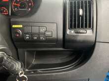 Peugeot Boxer BlueHDi 335 S 2.2 2dr Lowloader Manual Diesel - U2125