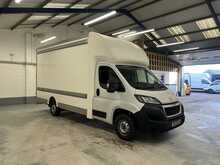 Peugeot Boxer BlueHDi 335 Built for Business 2.2 4dr Low loader Manual Diesel 2.2 4dr Luton Manual Diesel - U2157