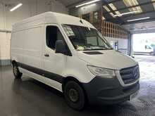 Mercedes-Benz Sprinter 2.1 314 CDI Premium Panel Van 5dr Diesel Manual FWD L2 H2 Euro 6 (s/s) (143 ps) - U2181