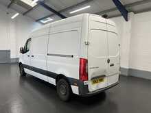 Mercedes-Benz Sprinter 2.1 314 CDI Premium Panel Van 5dr Diesel Manual FWD L2 H2 Euro 6 (s/s) (143 ps) - U2183