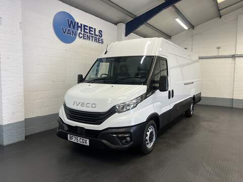 Iveco Daily 2.3D HPI 14V 35C 3750 Curtainside 2dr Diesel HiMatic LWB Euro 6 (s/s) (DRW) (136 ps) 2.3 2dr Curtain Side Automatic Diesel