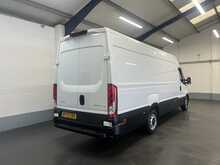 Iveco Daily 2.3D HPI 14V 35S 3520L Panel Van 5dr Diesel HiMatic MWB H2 Euro 6 (s/s) (136 ps) - U2203