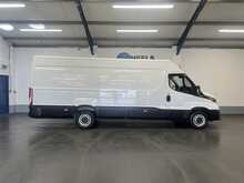 Iveco Daily 2.3D HPI 14V 35S 3520L Panel Van 5dr Diesel HiMatic MWB H2 Euro 6 (s/s) (136 ps) - U2203