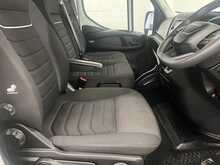 Iveco Daily 2.3D HPI 14V 35S 3520L Panel Van 5dr Diesel HiMatic MWB H2 Euro 6 (s/s) (136 ps) - U2203