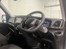 Iveco Daily 2.3D HPI 14V 35S 3520L Panel Van 5dr Diesel HiMatic MWB H2 Euro 6 (s/s) (136 ps) - U2203