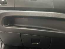 Iveco Daily 2.3D HPI 14V 35S 3520L Panel Van 5dr Diesel HiMatic MWB H2 Euro 6 (s/s) (136 ps) - U2203