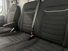 Iveco Daily 2.3D HPI 14V 35S 3520L Panel Van 5dr Diesel HiMatic MWB H2 Euro 6 (s/s) (136 ps) - U2203