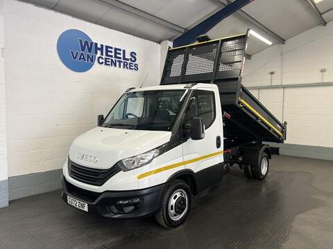 Iveco Daily 2.3D HPI 14V 35C 3750 Curtainside 2dr Diesel HiMatic LWB Euro 6 (s/s) (DRW) (136 ps) 2.3 2dr Curtain Side Automatic Diesel