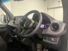 Mercedes-Benz Sprinter 2.0 315 CDI Progressive Tipper 2dr Diesel Manual RWD L2 Euro 6 (s/s) (150 ps) 2.0 2dr Tipper Manual - U2214