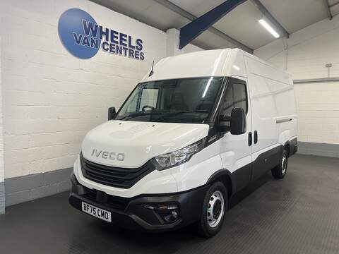 Iveco Daily 2.3D HPI 14V 35C 3750 2dr Diesel HiMatic L3 Euro 6 (s/s) (DRW) (136 ps) 2.3 2dr 2.3 2dr Curtain Side Automatic Diesel