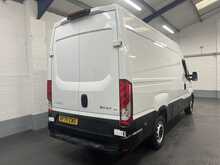 Iveco Daily 2.3D HPI 14V 35S 3520 Panel Van 5dr Diesel HiMatic MWB H2 Euro 6 (s/s) (136 ps) - U2218