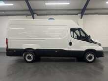 Iveco Daily 2.3D HPI 14V 35S 3520 Panel Van 5dr Diesel HiMatic MWB H2 Euro 6 (s/s) (136 ps) - U2218