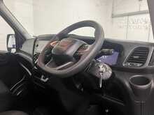 Iveco Daily 2.3D HPI 14V 35S 3520 Panel Van 5dr Diesel HiMatic MWB H2 Euro 6 (s/s) (136 ps) - U2218