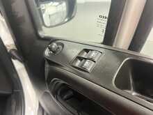 Iveco Daily 2.3D HPI 14V 35S 3520 Panel Van 5dr Diesel HiMatic MWB H2 Euro 6 (s/s) (136 ps) - U2218
