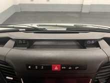 Iveco Daily 2.3D HPI 14V 35S 3520 Panel Van 5dr Diesel HiMatic MWB H2 Euro 6 (s/s) (136 ps) - U2218
