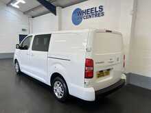 Vauxhall Vivaro 2.0 Turbo D 3100 Sportive Crew Van Double Cab 5dr Diesel Manual L2 H1 Euro 6 (s/s) (120 ps) - U2234
