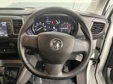 Vauxhall Vivaro 2.0 Turbo D 3100 Sportive Crew Van Double Cab 5dr Diesel Manual L2 H1 Euro 6 (s/s) (120 ps) - U2234
