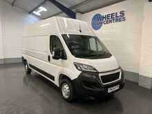 Peugeot Boxer 2.2 BlueHDi 335 Professional Premium + Panel Van 5dr Diesel Manual L3 H3 Euro 6 (s/s) (140 ps) - U2239