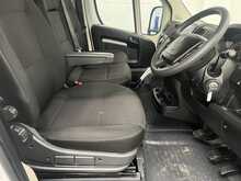 Peugeot Boxer 2.2 BlueHDi 335 Professional Premium + Panel Van 5dr Diesel Manual L3 H3 Euro 6 (s/s) (140 ps) - U2239