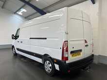Renault Master 2.3 dCi 35 Business+ Panel Van 4dr Diesel Manual FWD LWB Medium Roof Euro 6 (135 ps) - U2254