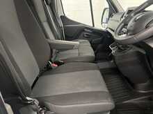 Renault Master 2.3 dCi 35 Business+ Panel Van 4dr Diesel Manual FWD LWB Medium Roof Euro 6 (135 ps) - U2254