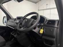 Renault Master 2.3 dCi 35 Business+ Panel Van 4dr Diesel Manual FWD LWB Medium Roof Euro 6 (135 ps) - U2254