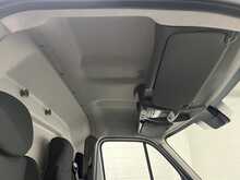 Renault Master 2.3 dCi 35 Business+ Panel Van 4dr Diesel Manual FWD LWB Medium Roof Euro 6 (135 ps) - U2254