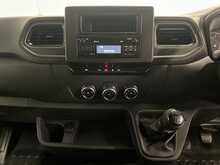 Renault Master 2.3 dCi 35 Business+ Panel Van 4dr Diesel Manual FWD LWB Medium Roof Euro 6 (135 ps) - U2254