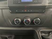 Renault Master 2.3 dCi 35 Business+ Panel Van 4dr Diesel Manual FWD LWB Medium Roof Euro 6 (135 ps) - U2254