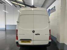 Mercedes-Benz Sprinter 2.0 315 CDI Progressive Panel Van 5dr Diesel Manual RWD L2 H2 Euro 6 (s/s) (150 ps) - U2257
