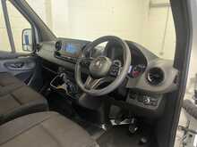 Mercedes-Benz Sprinter 2.0 315 CDI Progressive Panel Van 5dr Diesel Manual RWD L2 H2 Euro 6 (s/s) (150 ps) - U2257