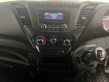 Iveco Daily 2.3D HPI 14V 35C 3450 Luton 2dr Diesel Manual L2 Euro 6 (s/s) (DRW) (136 ps) - U2269