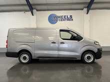 Vauxhall Vivaro 2.0 Turbo D 3100 Dynamic Panel Van 6dr Diesel Auto L2 H1 Euro 6 (s/s) (145 ps) - U2278