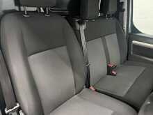 Vauxhall Vivaro 2.0 Turbo D 3100 Dynamic Panel Van 6dr Diesel Auto L2 H1 Euro 6 (s/s) (145 ps) - U2278