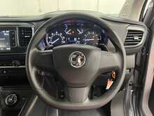 Vauxhall Vivaro 2.0 Turbo D 3100 Dynamic Panel Van 6dr Diesel Auto L2 H1 Euro 6 (s/s) (145 ps) - U2278