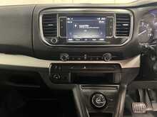Vauxhall Vivaro 2.0 Turbo D 3100 Dynamic Panel Van 6dr Diesel Auto L2 H1 Euro 6 (s/s) (145 ps) - U2278