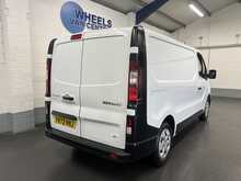 Renault Trafic 2.0 dCi Blue SL28 Business Panel Van 5dr Diesel Manual L1 H1 Euro 6 (s/s) (110 ps) - U2289