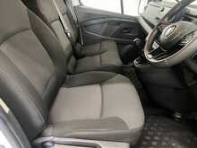 Renault Trafic 2.0 dCi Blue SL28 Business Panel Van 5dr Diesel Manual L1 H1 Euro 6 (s/s) (110 ps) - U2289