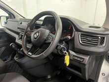 Renault Trafic 2.0 dCi Blue SL28 Business Panel Van 5dr Diesel Manual L1 H1 Euro 6 (s/s) (110 ps) - U2289