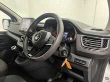 Renault Trafic 2.0 dCi Blue LL30 Business+ Panel Van 5dr Diesel Manual L2 H1 Euro 6 (s/s) (130 ps) - U2291